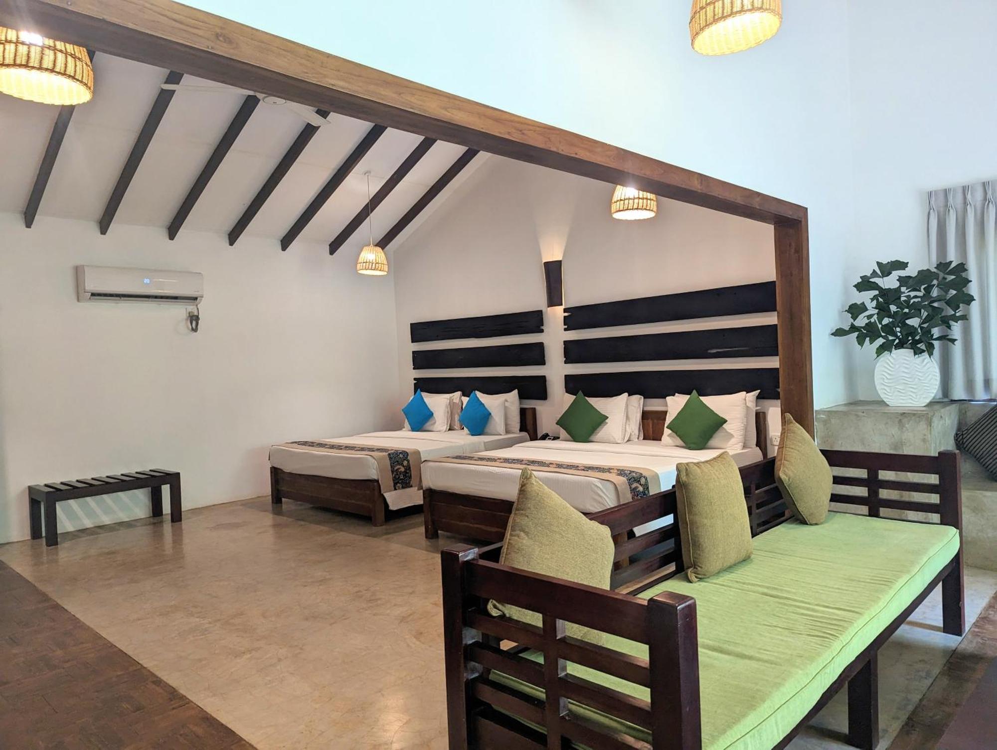Pinthaliya Resort Sigiriya Exterior photo